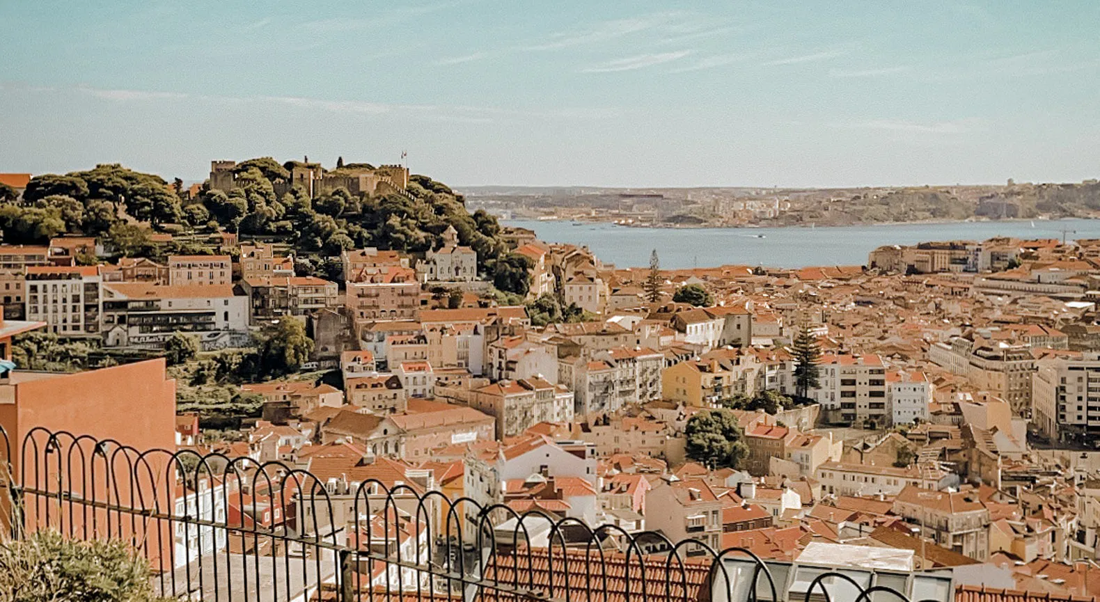 Evie's Abenteuer in Lissabon: Im Ausland zu arbeiten ist das Beste, was es gibt!