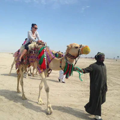 Klaar om het vliegtuig te pakken naar.... Qatar!